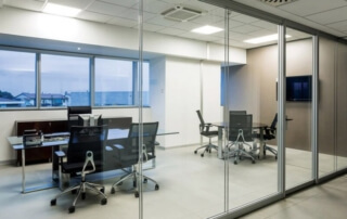 Mamparas de vidrio Silentbox con aislamiento acústico