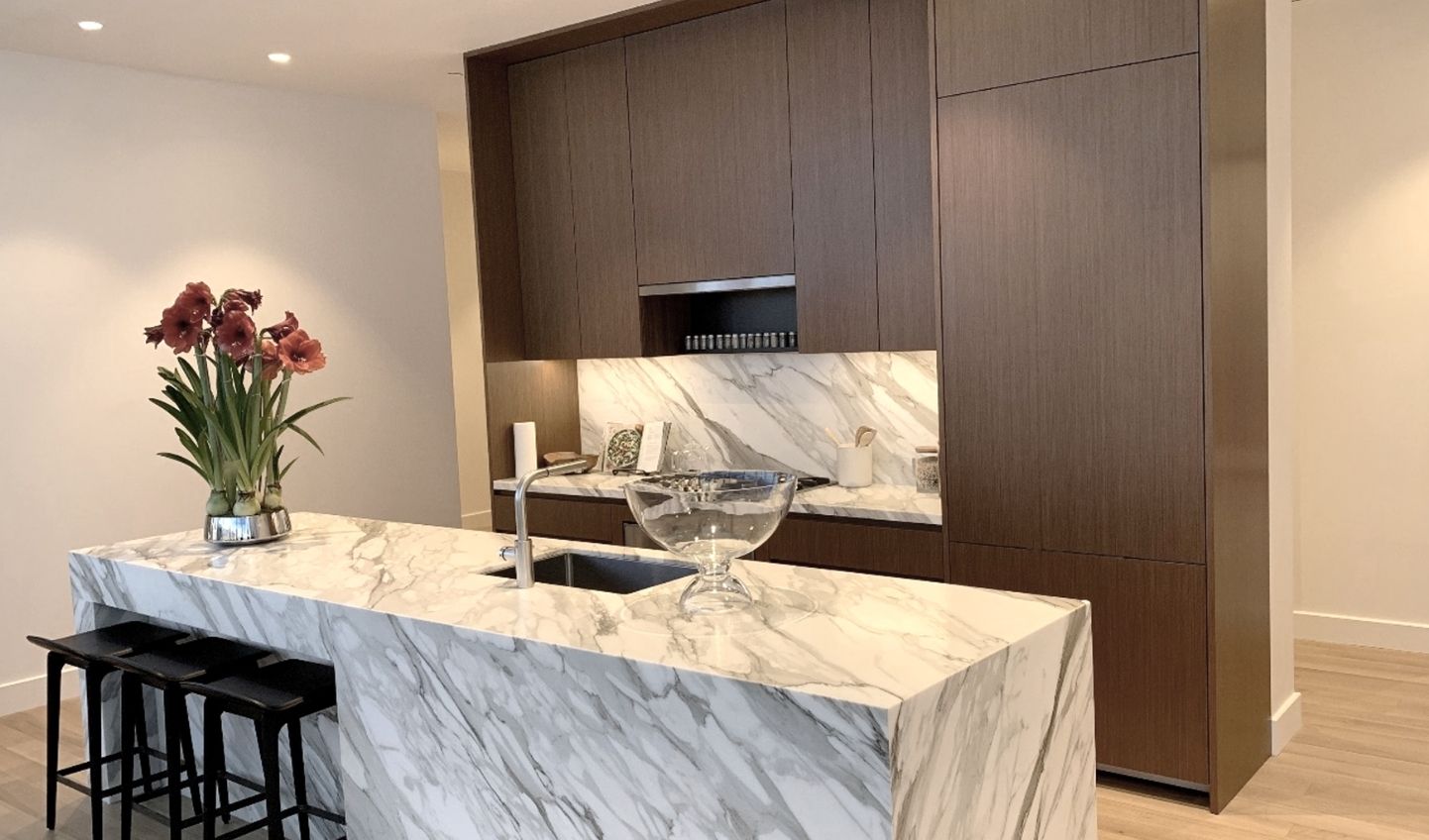 INSTALACIÓN COCINAS ESTEL SERVICE COCINA CON ISLA DE MÁRMOL